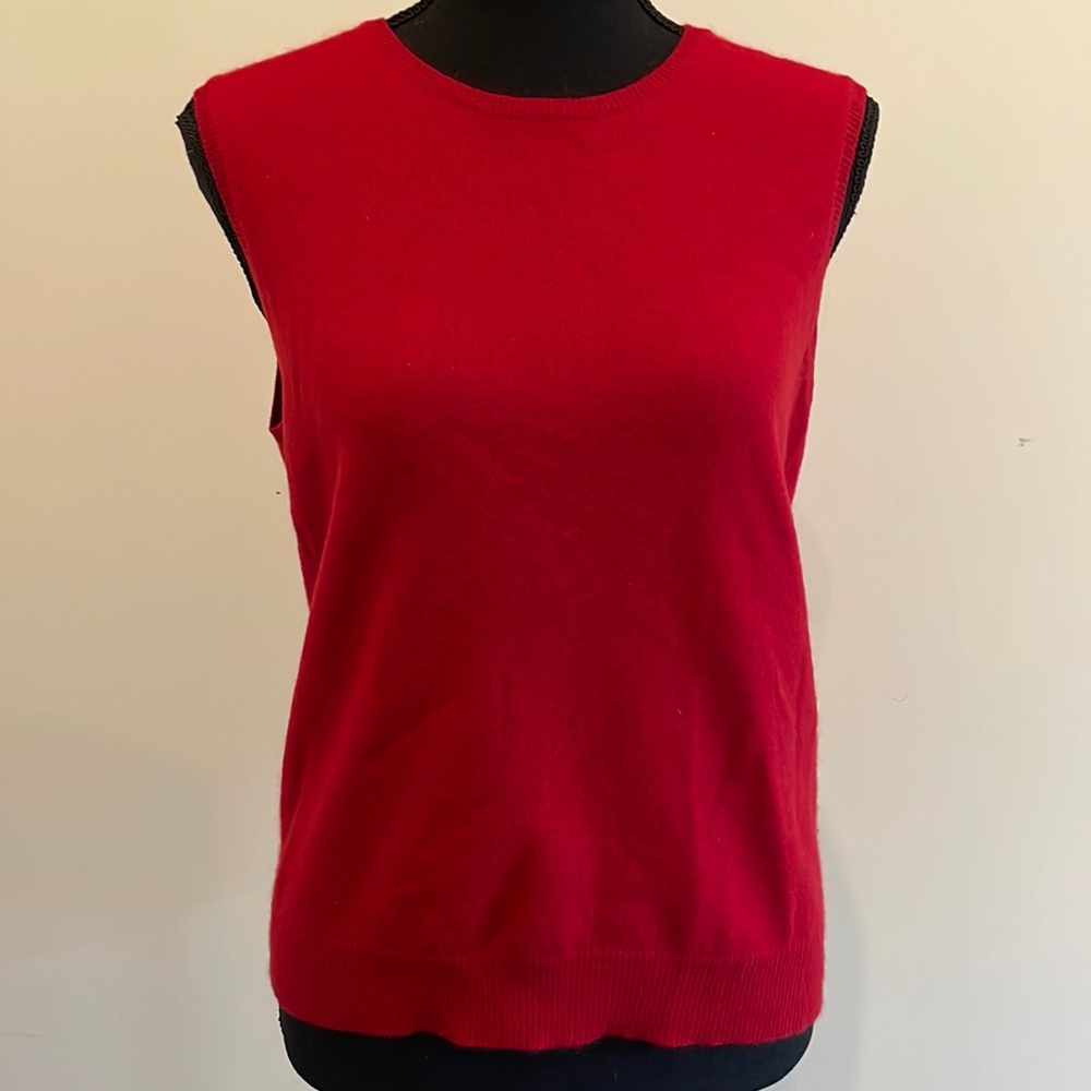 100% cashmere Ralph Lauren sleeveless sweater size M.